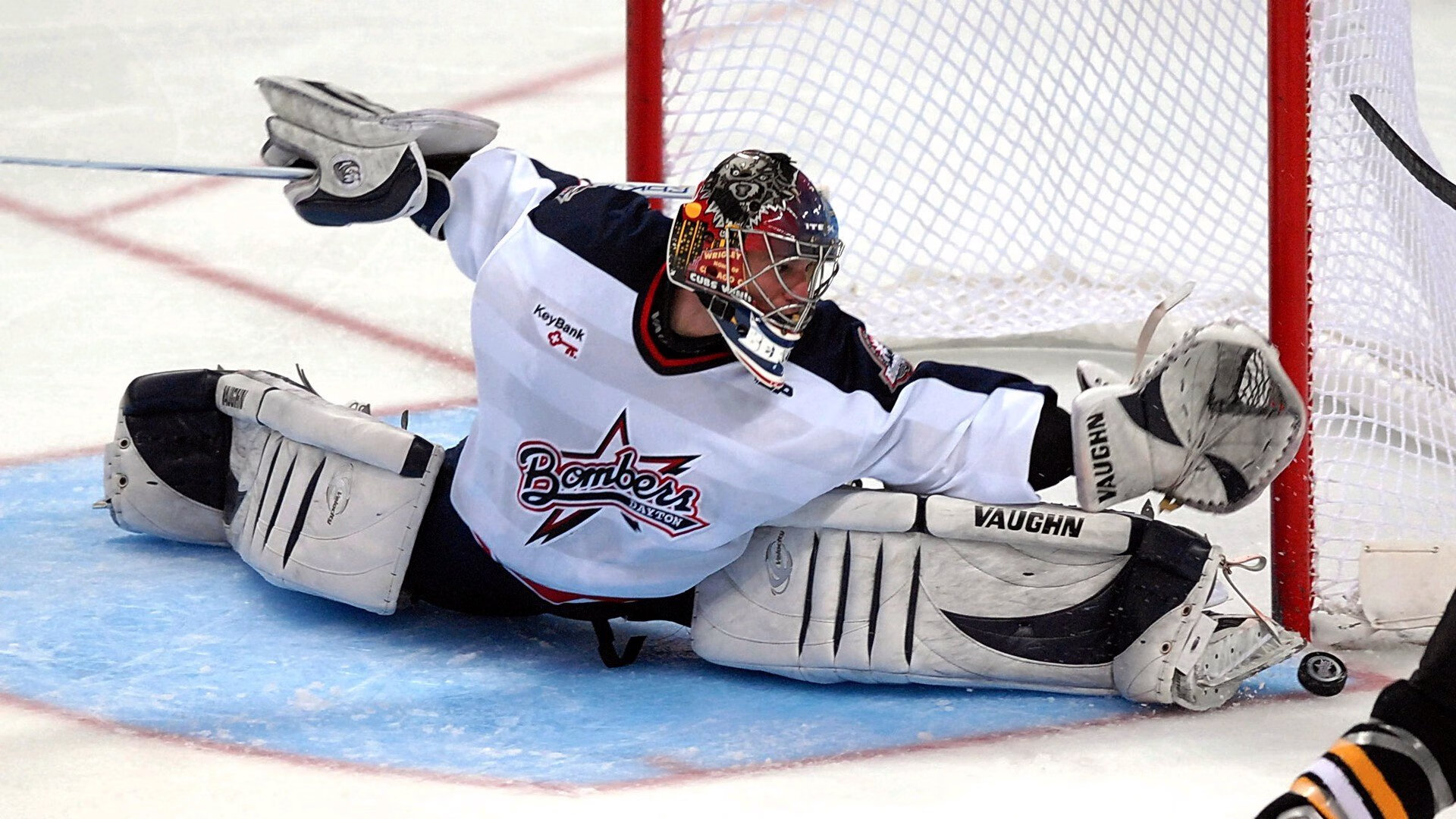 《英雄联盟》新赛季资格赛火热开启,战队争夺激烈,英雄联盟s赛资格赛规则